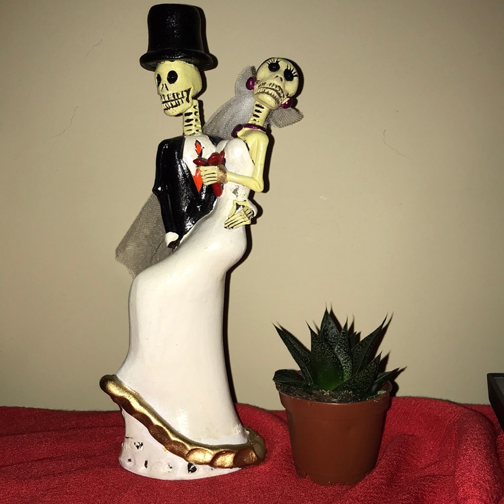 Vintage day of the dead ceramic wedding couple